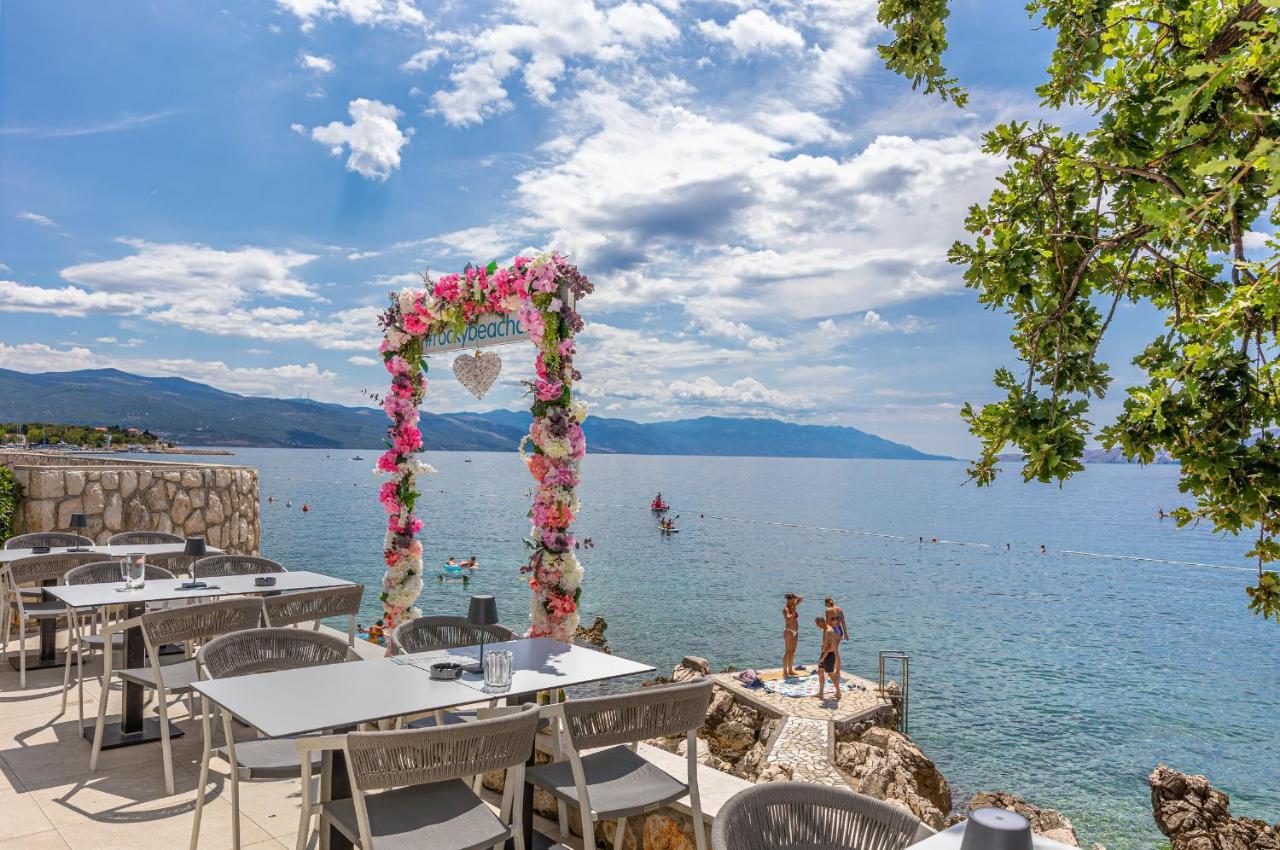 Rocky Beach Rooms Novi Vinodolski Extérieur photo