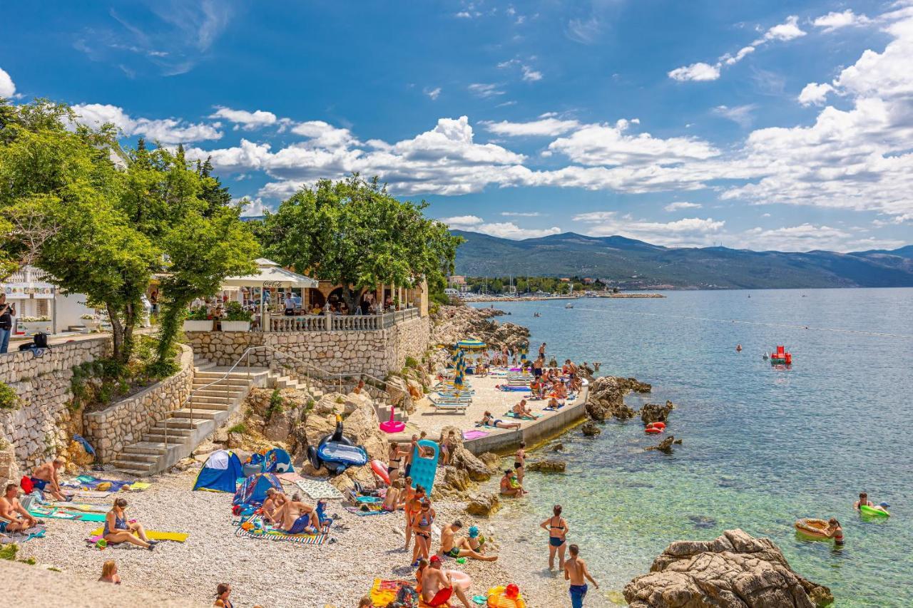 Rocky Beach Rooms Novi Vinodolski Extérieur photo
